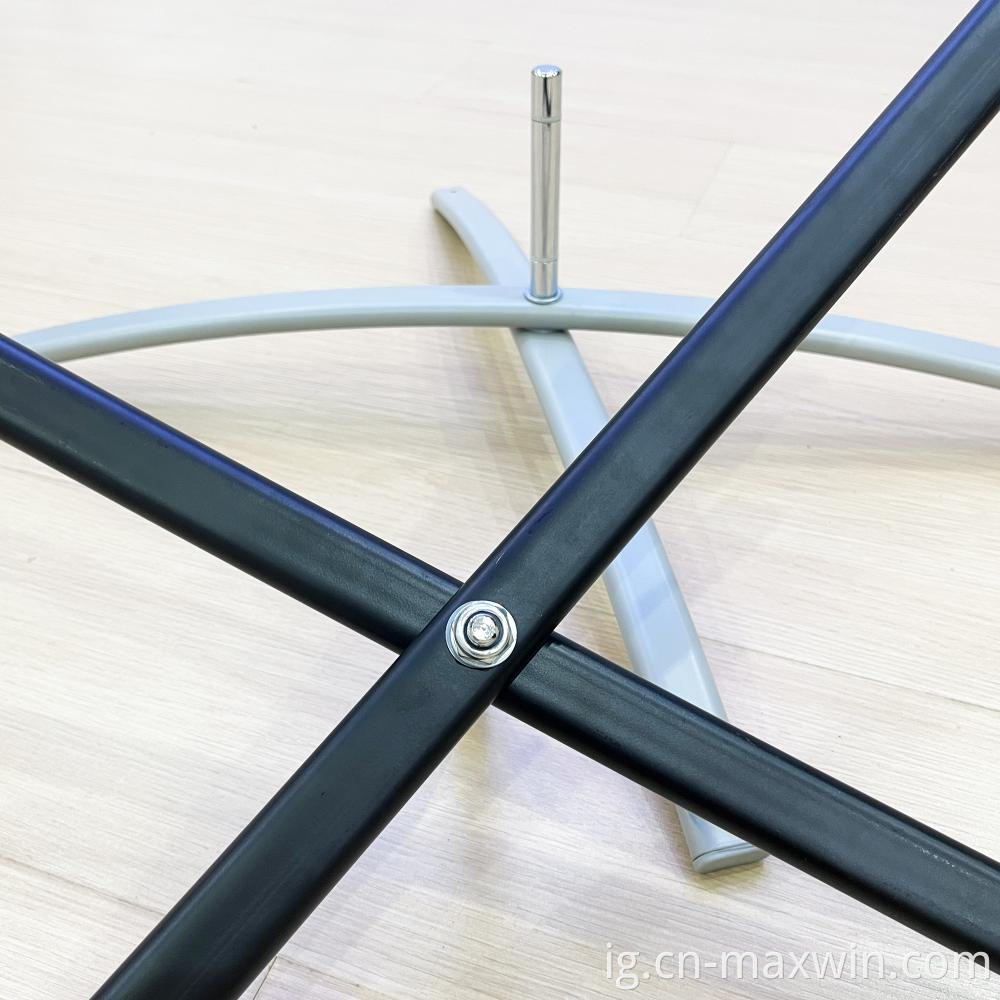 X na-akpụ isi ọkọlọtọ X Shaped Flag Base